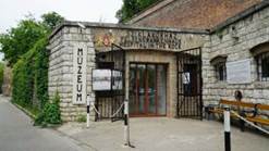 Sziklakrhz, Hospital in the Rock fnykpe.
